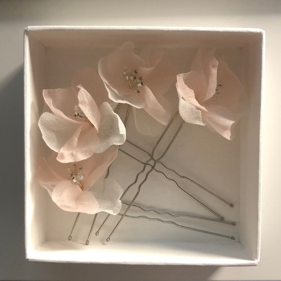 Floral Hair Pins - Picture 2 of 4